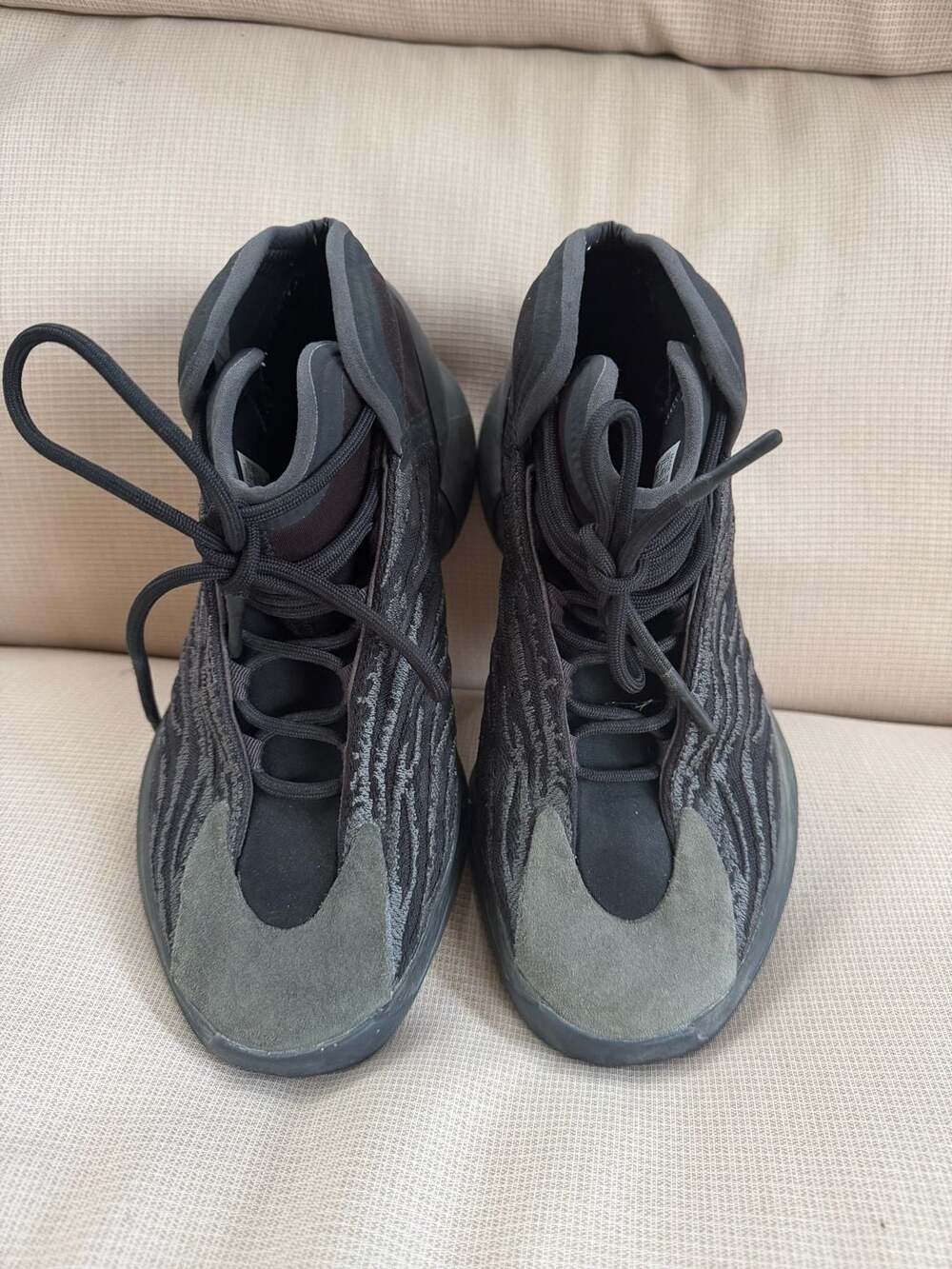 Adidas Yeezy QNTM Onyx Size 11